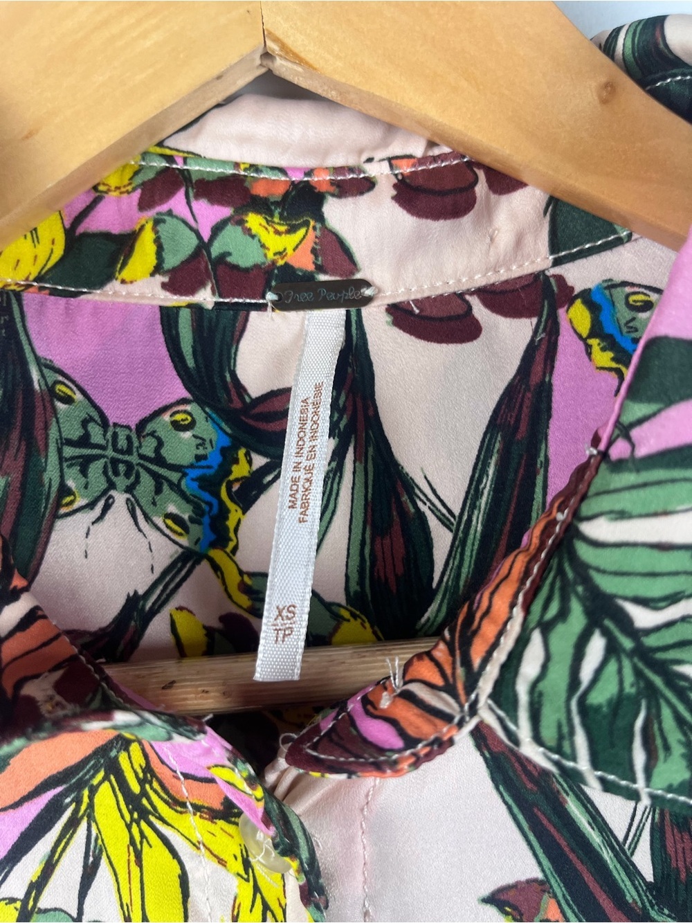 Free People Under The Palm Leaves Tropical Button Down Shirt Womens Size XS - Picture 3 of 5